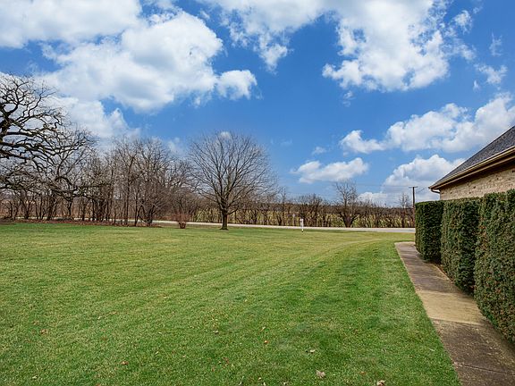 2nd image of 29W220 Oak Knoll Rd