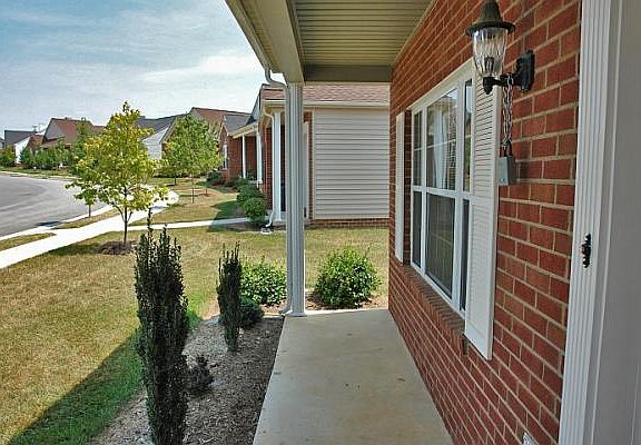 4th image of 1763 Lions Dr