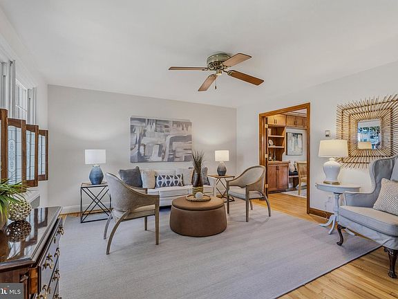 5th image of 209 Burke Ave