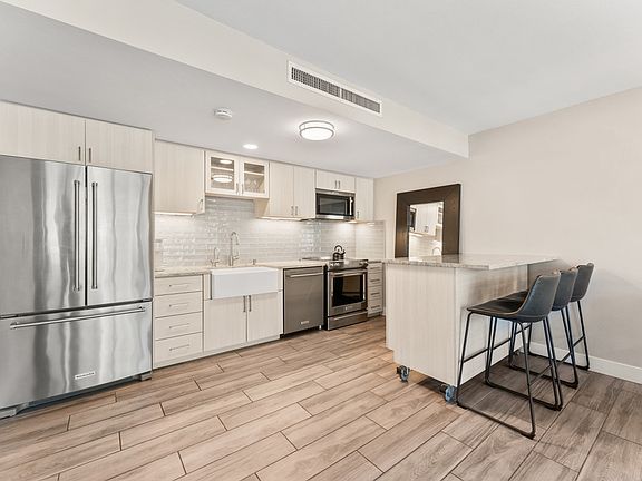 4th image of 688 McVey Ave Unit 22
