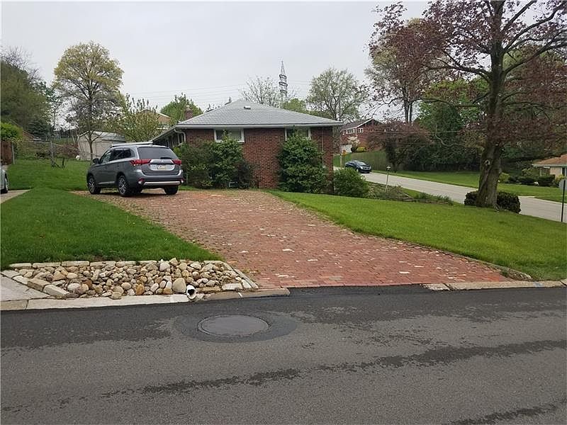 2nd image of 3238 Bel Air Dr