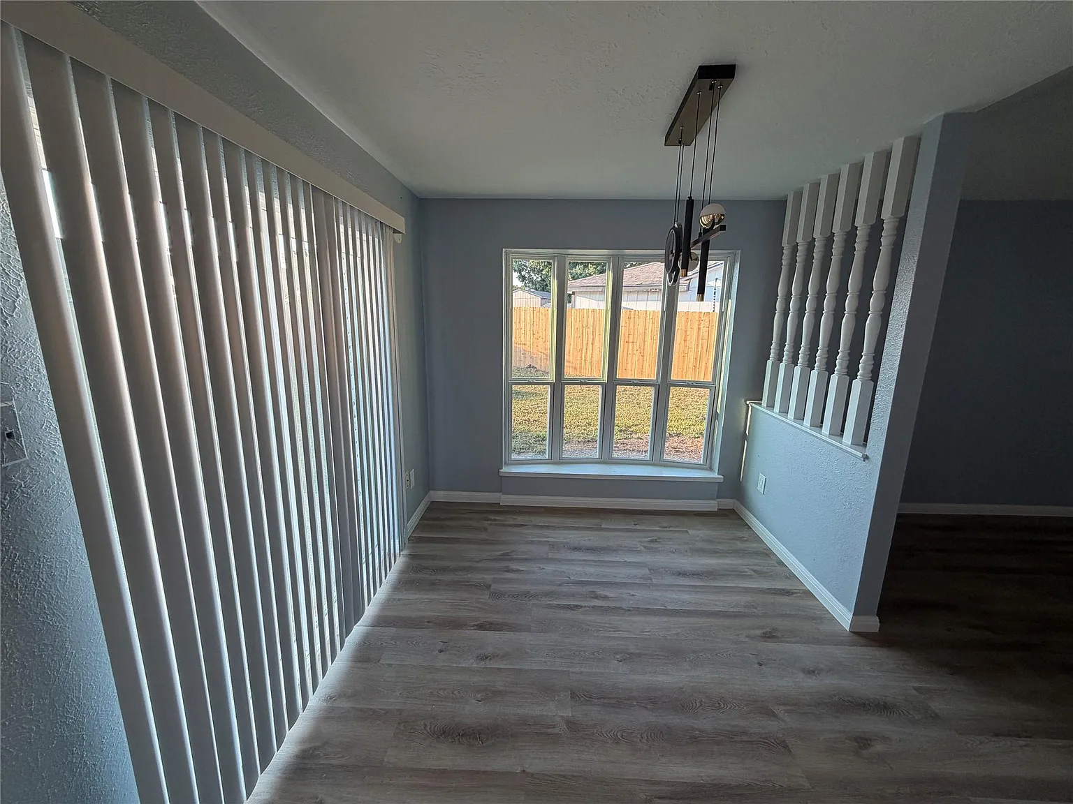 3 bed, 2.0 bath, 1558 sqft, $2,000 — Photo 4