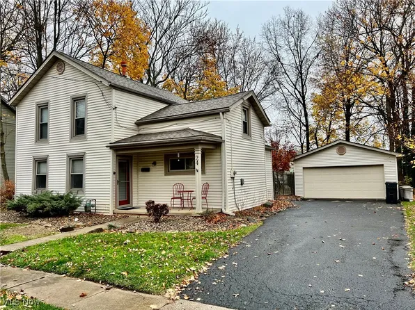 24 Court St, Canfield, OH 44406