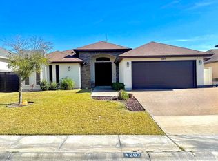 207 Desert Palm Dr, Laredo, TX 78045