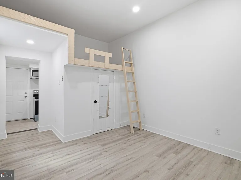 4242 Pine St #1B — Photo 10