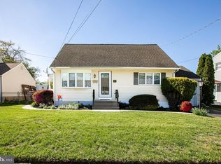 16 Tappan Ave, Hamilton, NJ 08690