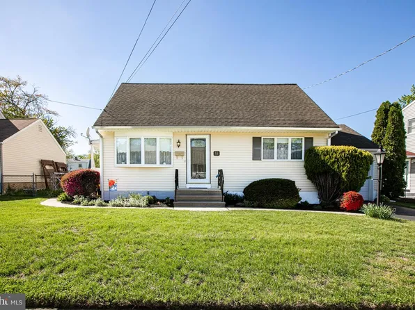 16 Tappan Ave, Hamilton, NJ 08690