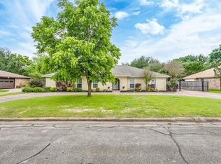 720 Bluebird St, Fort Worth, TX 76140