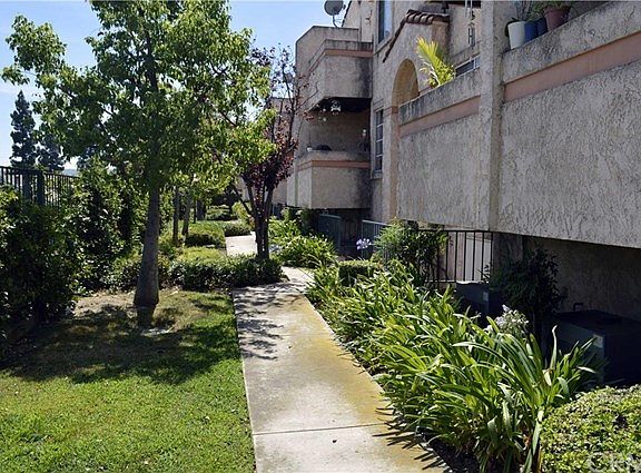 Walk way