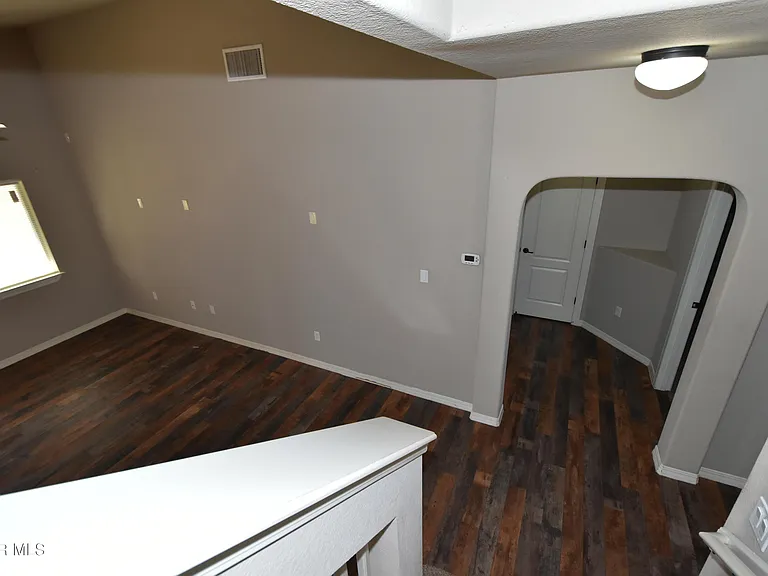 300 Saltford Pl — Photo 47