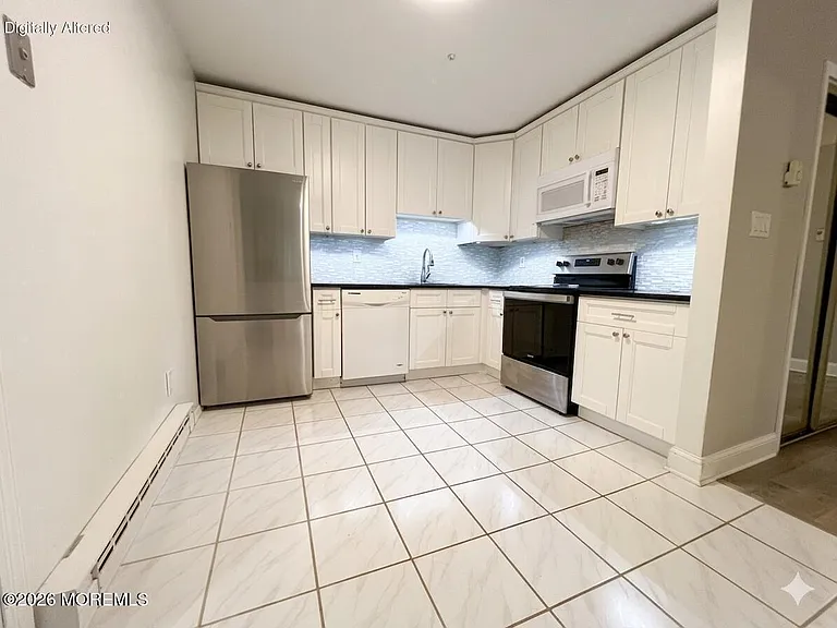 115 Amberly Dr #H — Photo 6