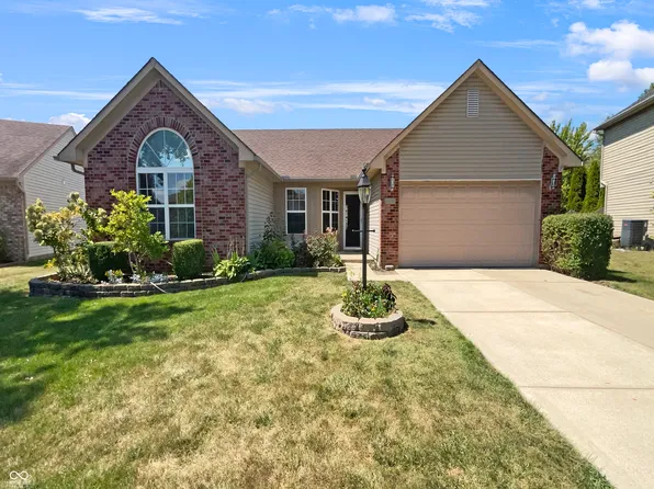 12958 Whitehaven Ln, Fishers, IN 46038
