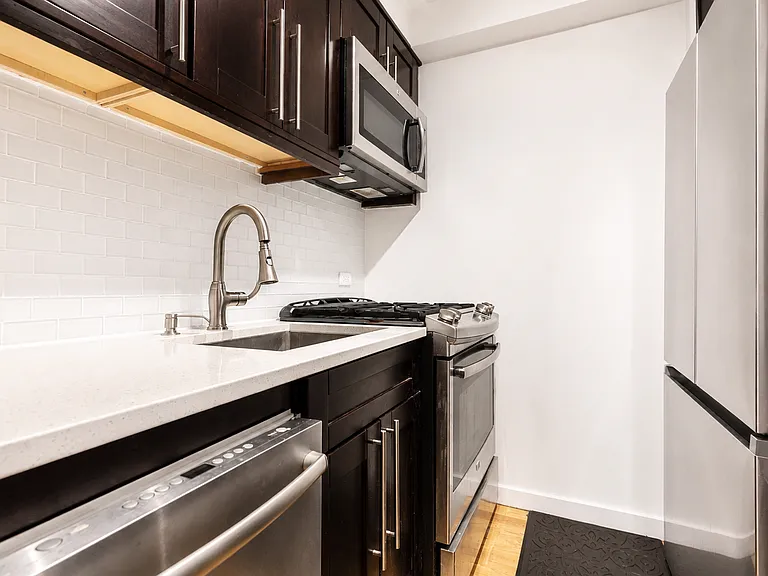 35 E 38th St #5C — Photo 7