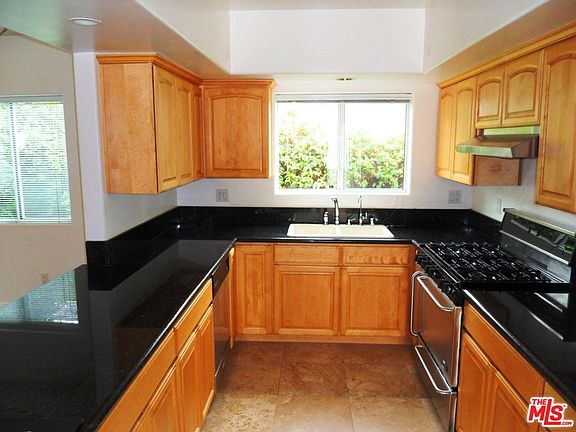 3rd image of 2224 Penmar Ave #1