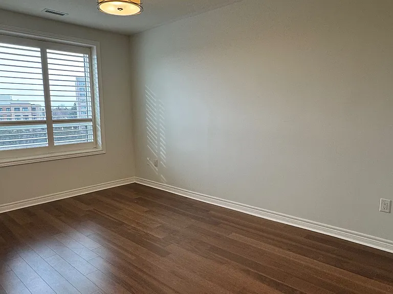 383 Main St E #422 — Photo 14