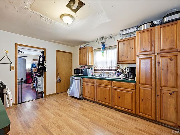 4th image of 29145 Avondale St