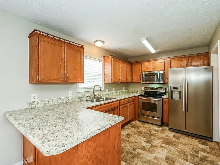 1422 Huddersfield Dr — Photo 8