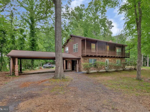 266 Deer Dr, Lusby, MD 20657