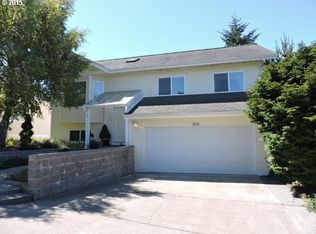 3250 Redwood Loop, Florence, OR 97439