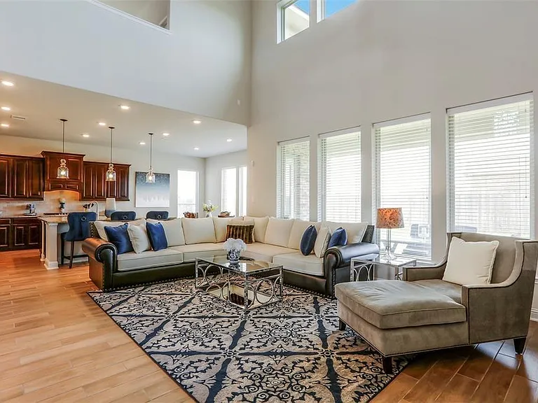 1815 Carriage Oaks Ln — Photo 8