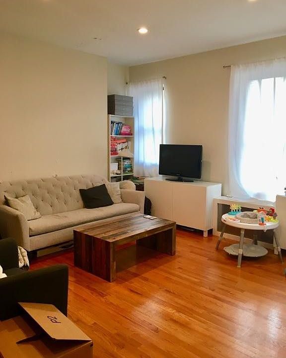 1st image of 305 E 95th St APT 1C