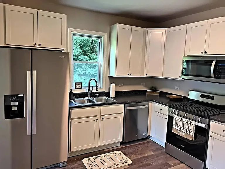 418 N Jackson St — Photo 6