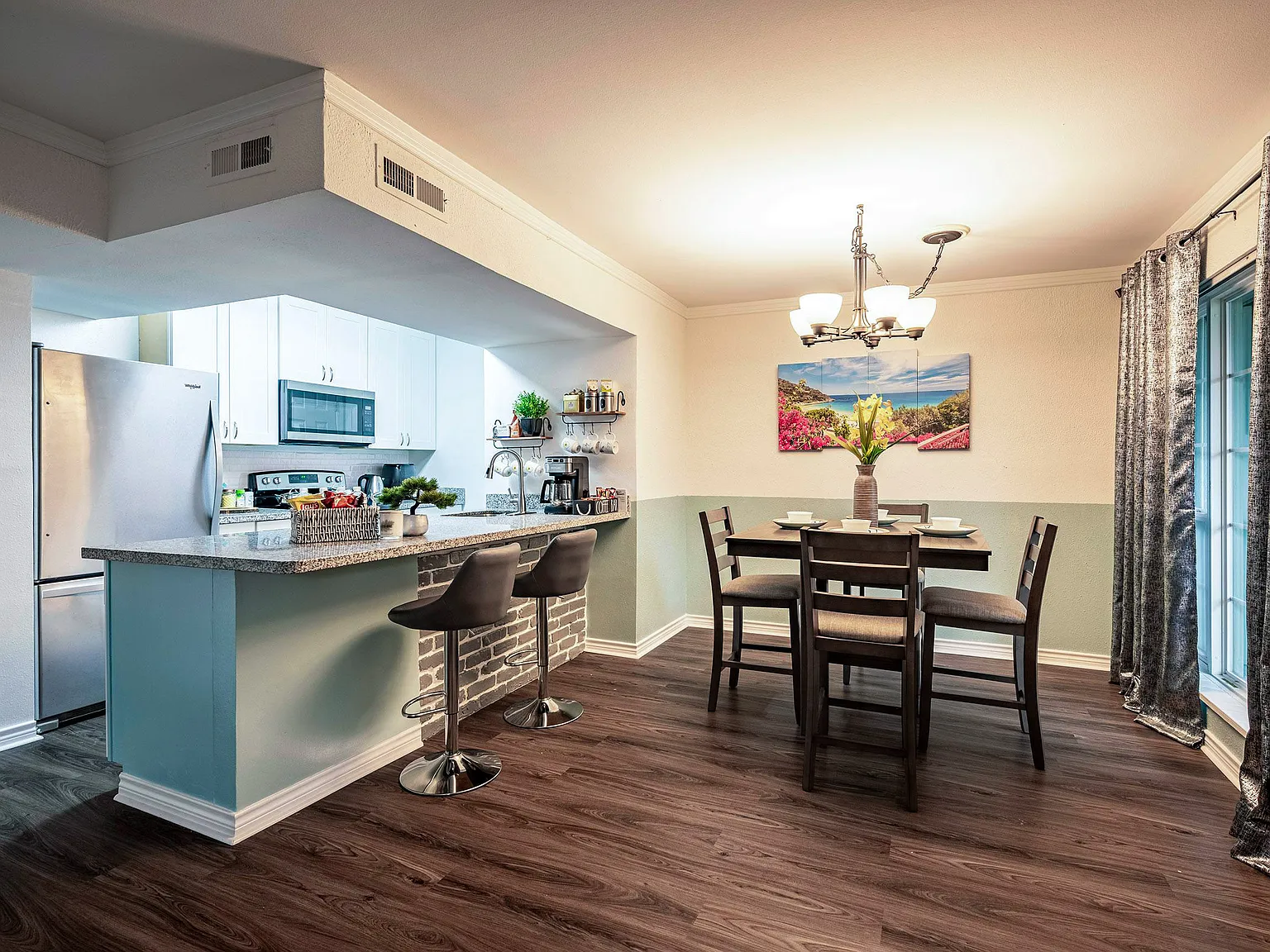 2 bed, 2.0 bath, 1149 sqft, $1,438 — Photo 4