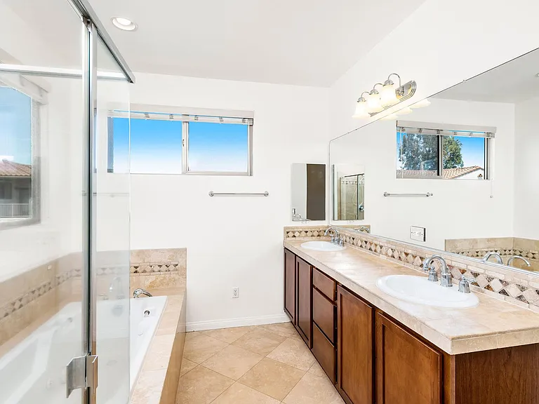 13458 Roselle Ave — Photo 11