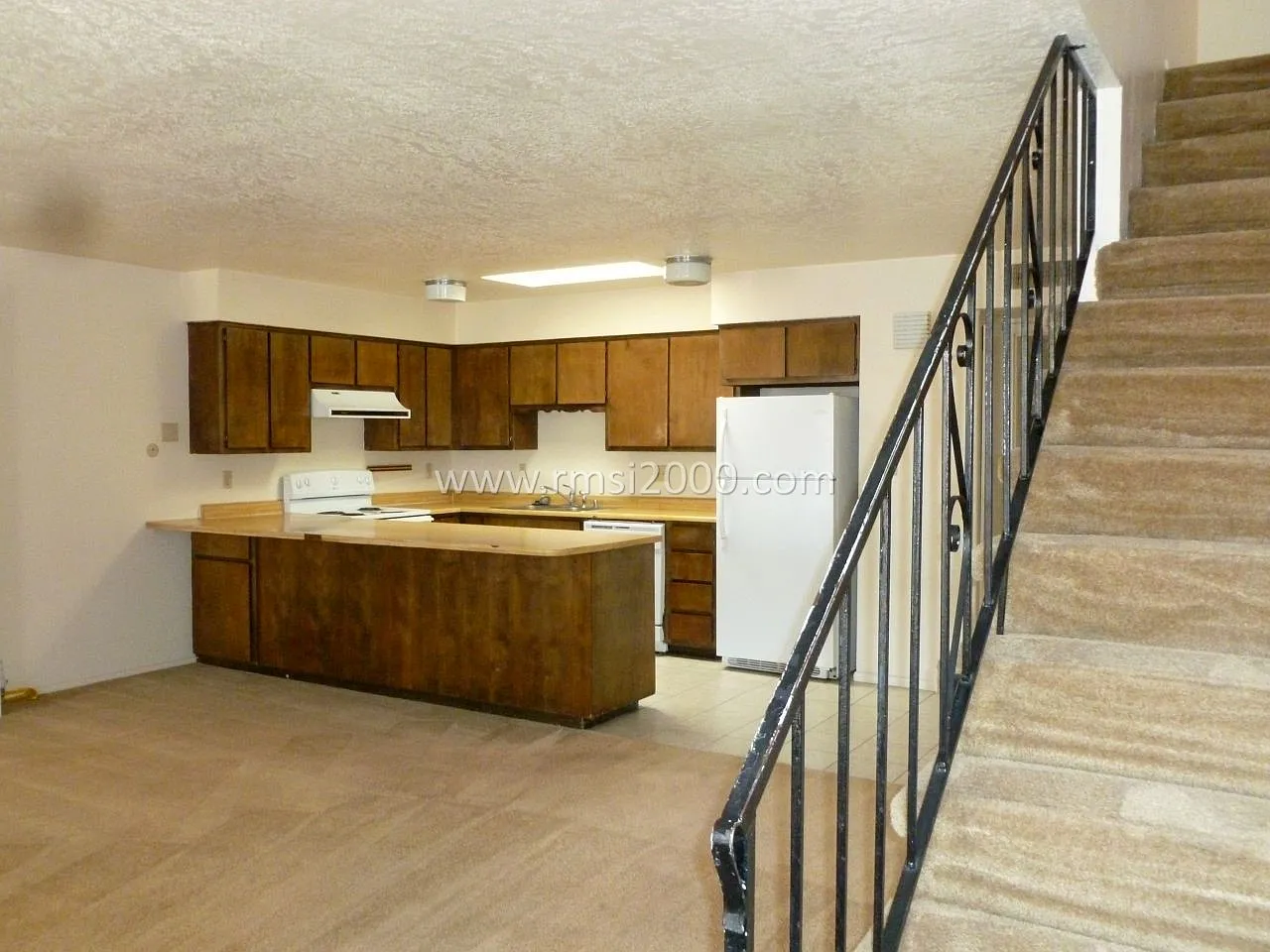 2 bed, 1100 sqft, $1,600 — Photo 3