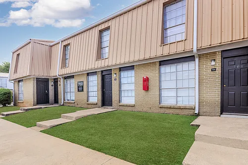 Raintree Village Apartments Photo 1