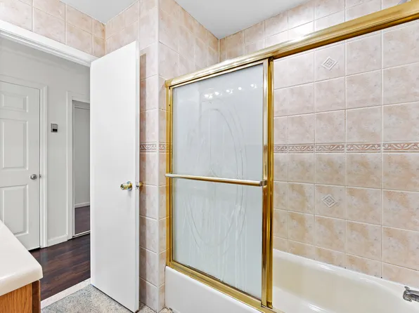 5-39 117th Street image 11 of 28