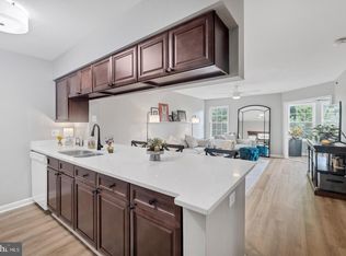 3315 Wyndham Cir APT 1225, Alexandria, VA 22302