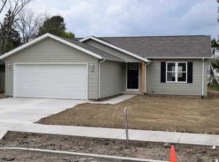 15 Pleasant St, Milford Center, OH 43045
