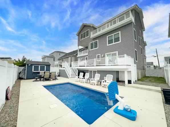 46 Heald Rd, Brigantine, NJ 08203