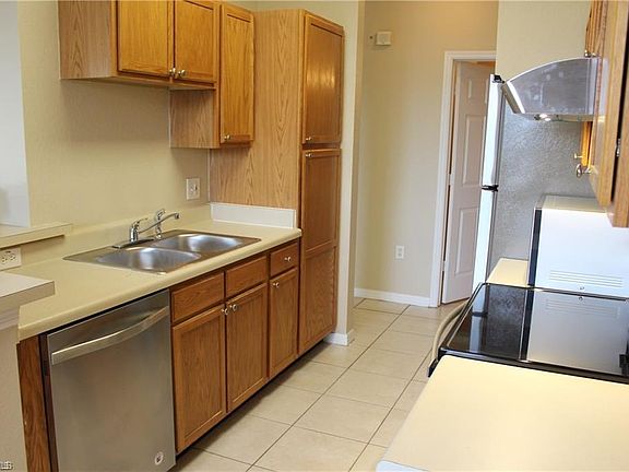 5th image of 7940 Preserve Cir APT 925
