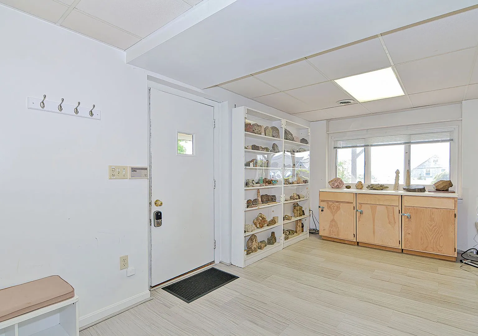 Winter Rental: Salt Island Views — Photo 3