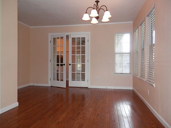 4th image of 4661 Santa Fe St