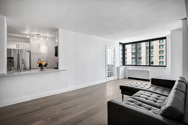 Rented by Luminous Realty | media 15