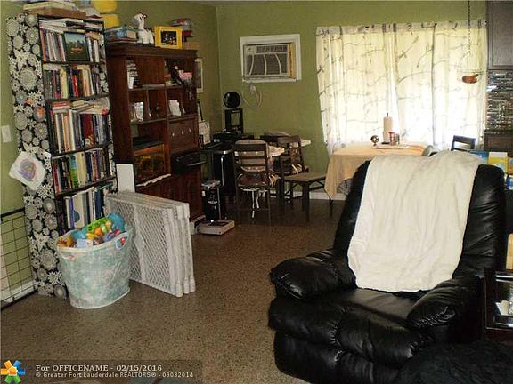 4th image of 360 NE 59th Ct