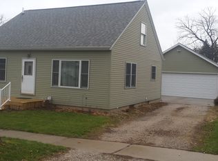 411 Washington St, Hudson, IA 50643