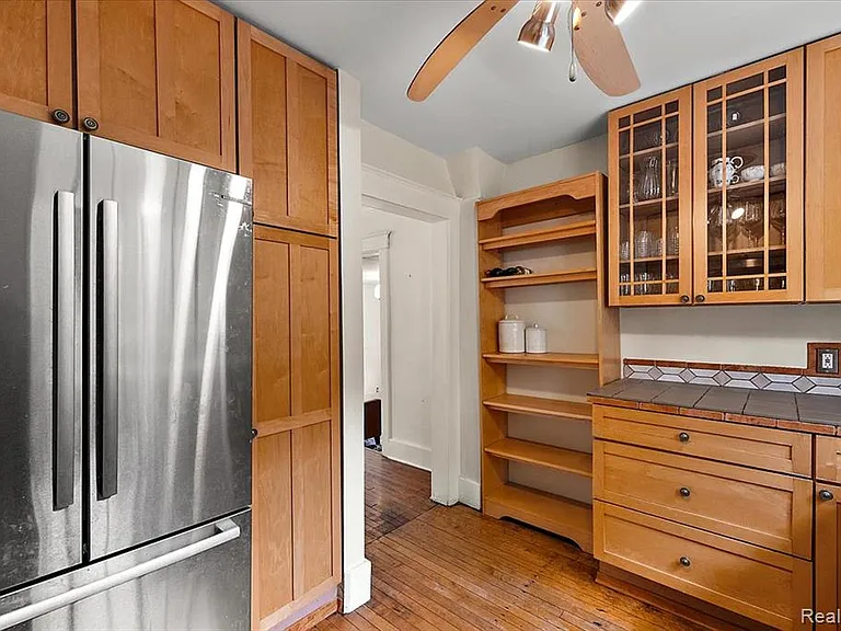 529 Hawthorn Ave — Photo 34