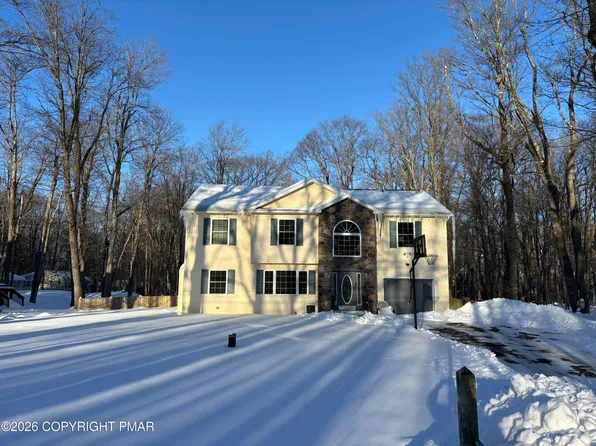 3222 Beech Ridge Dr, Pocono Summit, PA 18346