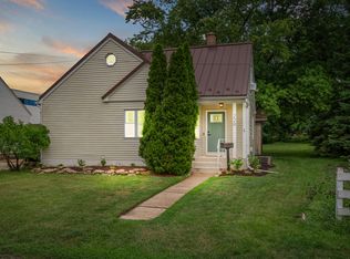 220 May St, Sycamore, IL 60178