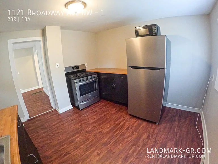 1121 Broadway Ave NW #1 — Photo 3