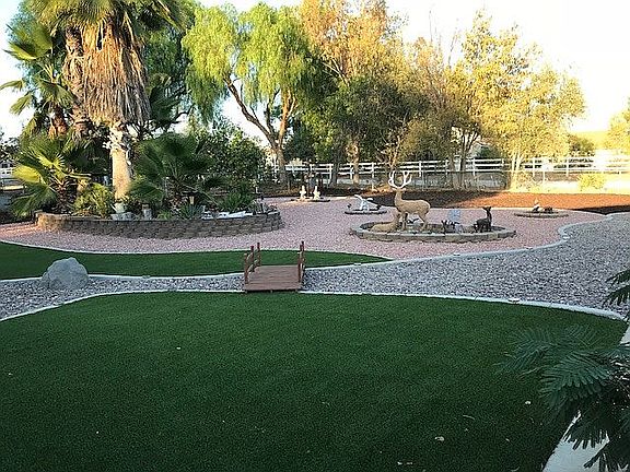ROCK & GRASS LANDSCAPE 2018