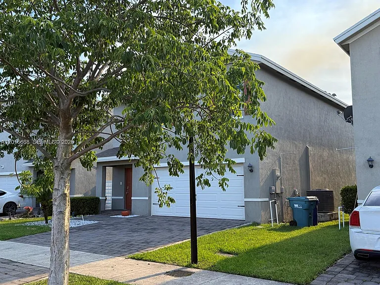 462 NE 6th Pl — Photo 38