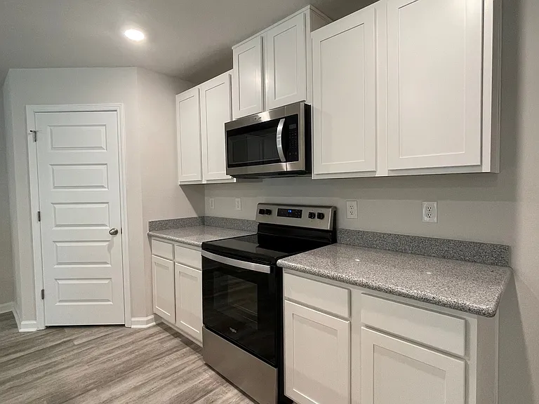 8661 Pathstone Blvd — Photo 43