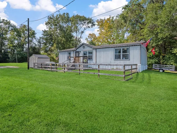 440 River Rd, Goodrich, TX 77335