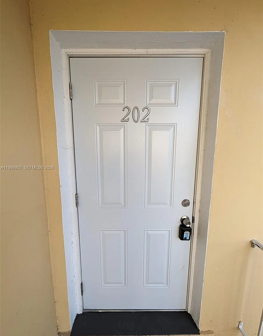 Village At Dadeland Condo — Photo 1