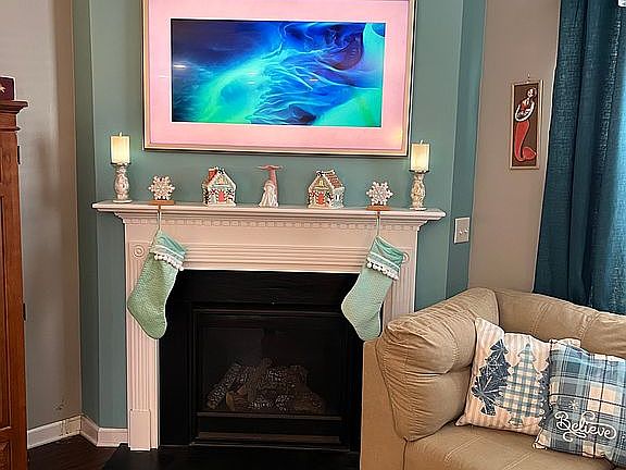 Gas log fireplace in living 